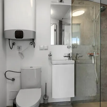 1 Bedroom Cozy In *
